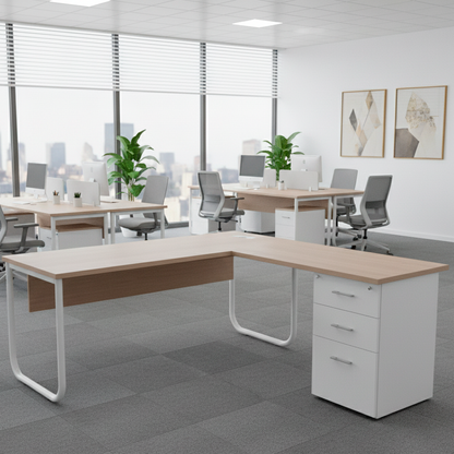 Estación de Trabajo Curvi con Faldón