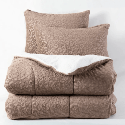 Plumón Coral Emboss 1.5 Plazas Café - Relámpago.Shop